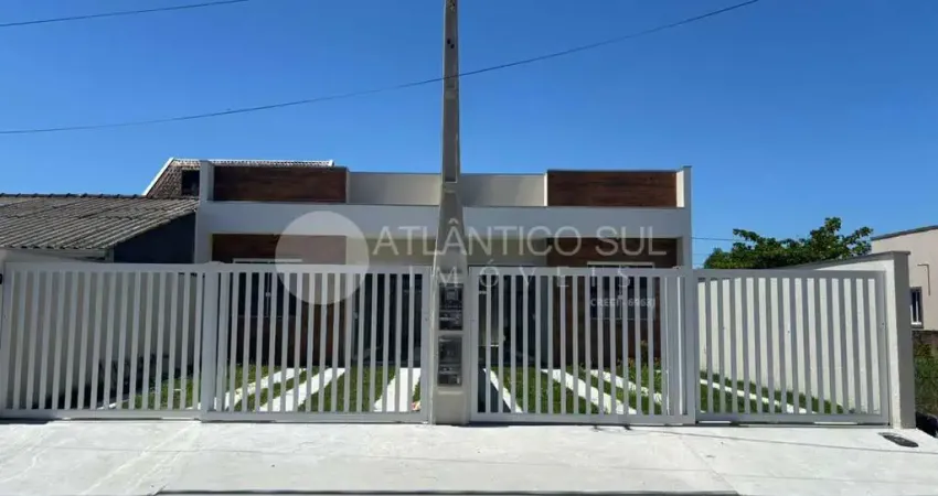 Casa à venda, em construção em Praia de Leste, PONTAL DO PARANA - PR
