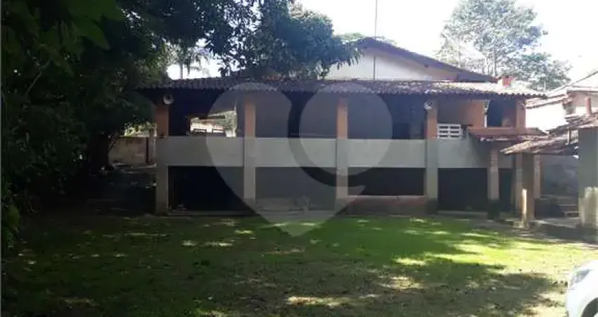 Chácara à venda com 3 quartos, sendo 1 suíte, no condomínio pinos, são joão da boa vista - sp