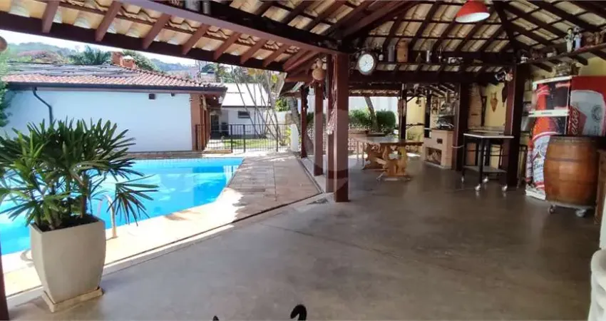 Casa térrea à venda com 4 quartos, sendo 2 suítes, no centro, águas da prata - sp