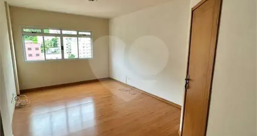 Apartamento à venda com 3 quartos, sendo 1 suíte, no condomínio residencial justino ribeiro, poços de caldas - mg