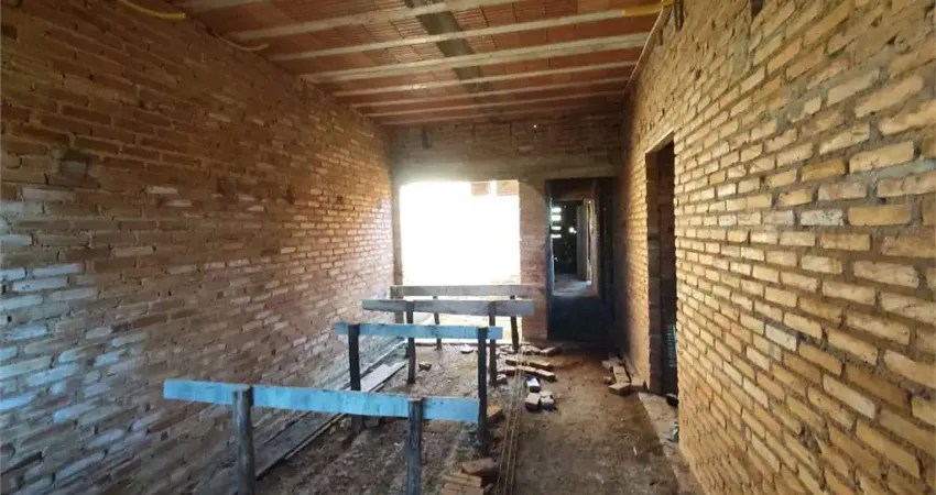 Casa térrea à venda com 3 quartos, sendo 1 suíte,  em jardim aurora, são joão da boa vista - sp