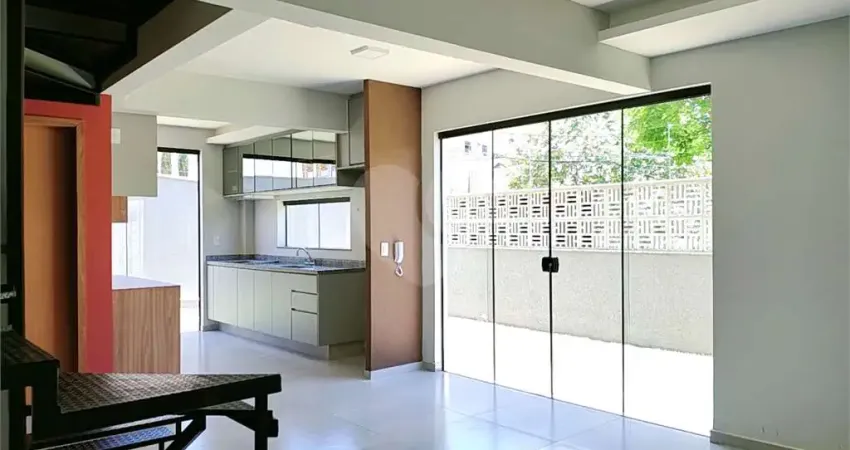 Casa  à venda com 2 quartos, sendo 2 suítes,  no condomínio alto vitória, poços de caldas - mg