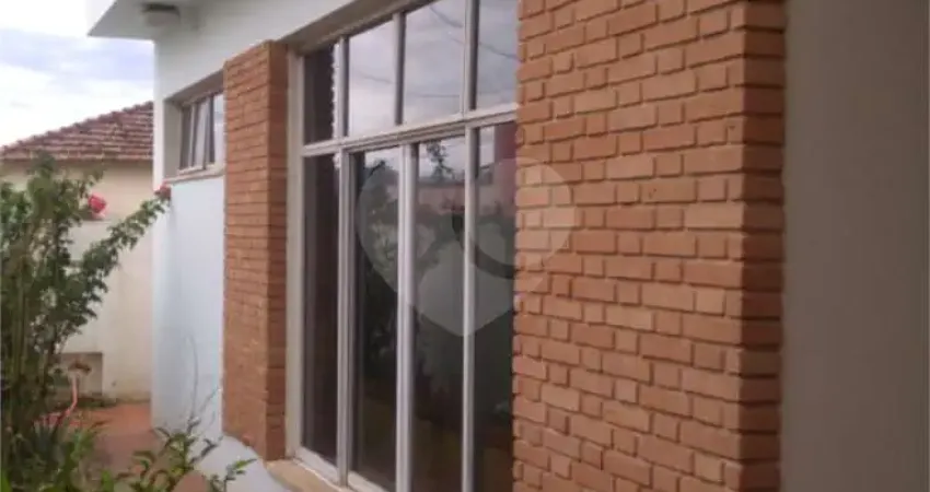 Casa à venda com 3 quartos, sendo 1 suíte,  no centro, são joão da boa vista - sp