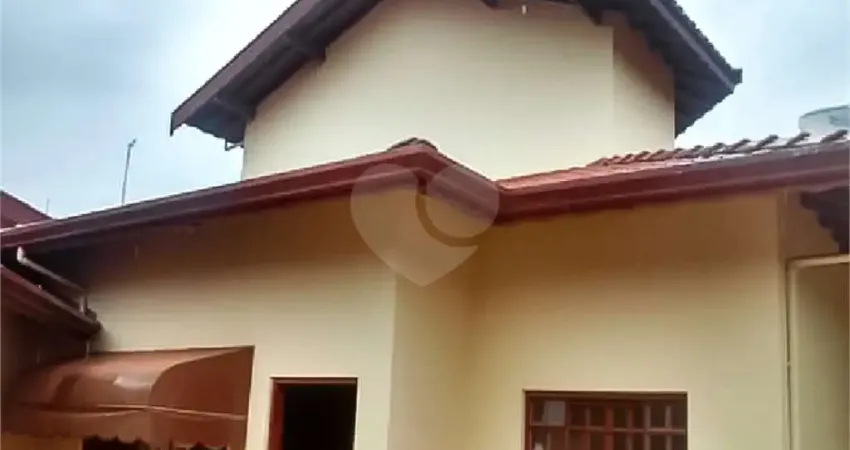 Casa à venda com 3 quartos, sendo 1 suíte, no centro, santa cruz das palmeiras - sp