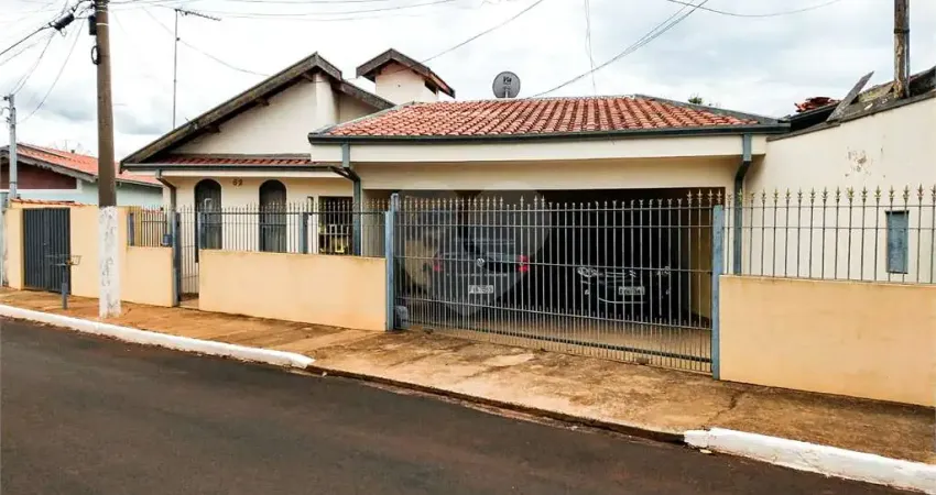 Casa à venda com 4 quartos, sendo 1 suíte,  no centro, pirassununga - sp