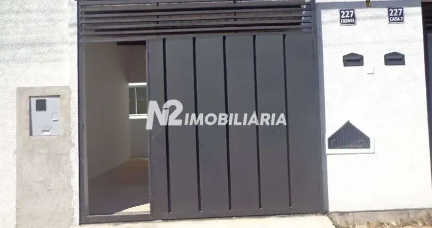 Casa com 2 quartos para alugar no Aclimação, Uberlândia 
