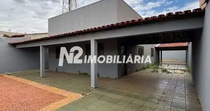 Casa com 3 quartos à venda no Santa Mônica, Uberlândia
