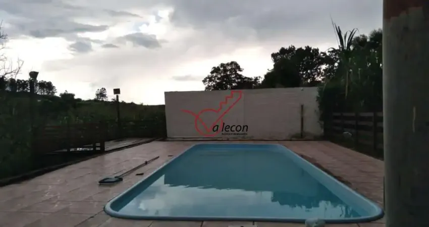 CHÁCARA EXCELENTE no BAIRRINHO com 3 amplos dorm, com 3000 m² por R$ 650.000 - J
