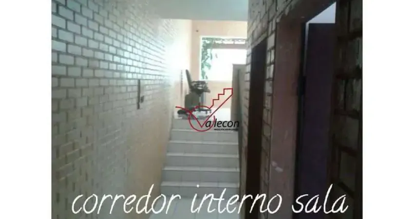 EXCELENTE SOBRADO com 2 Dorms, com Suíte e 3 pavimentos em TAUBATÉ
