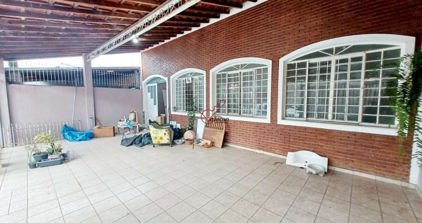 Casa à Venda - 3 dormitórios sendo 1 suíte - Vila Tatetuba - São José dos Campos