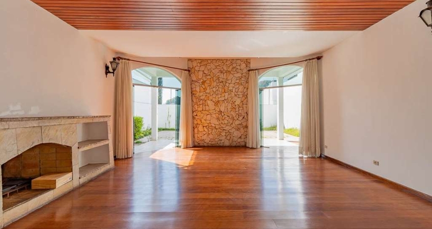 Casa tipo para venda com 3 quartos, sendo 3 suítes, 405m²