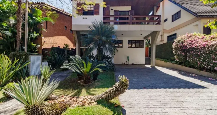 Casa em condomínio para venda em Alphaville com 4 quartos, sendo 2 suítes, 285m²