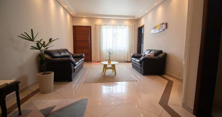 Casa tipo para venda com 3 quartos, sendo 1 suíte, 282m²