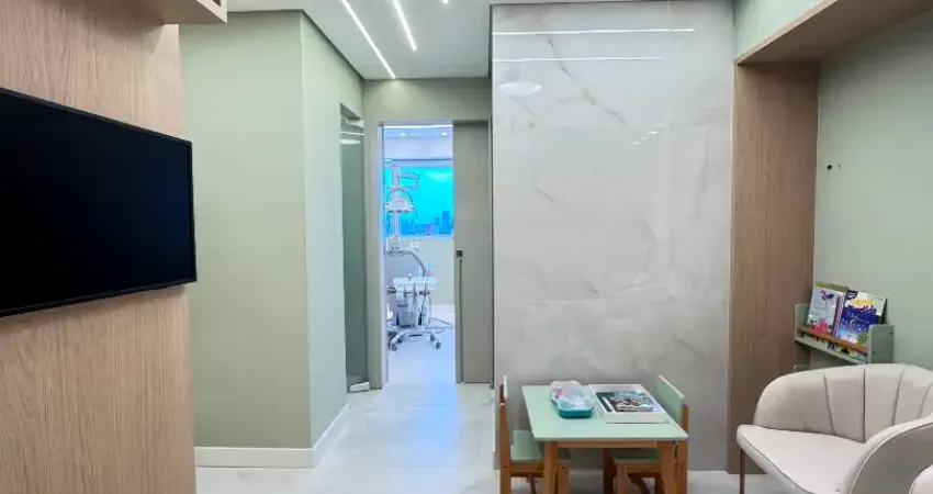 Sala comercial com 1 sala para alugar na Avenida Maria Quitéria, 3665, São João, Feira de Santana