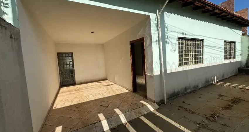 Casa com 3 quartos à venda na Rua Ercílio Furlaneto, 22, Vigilato Pereira, Uberlândia