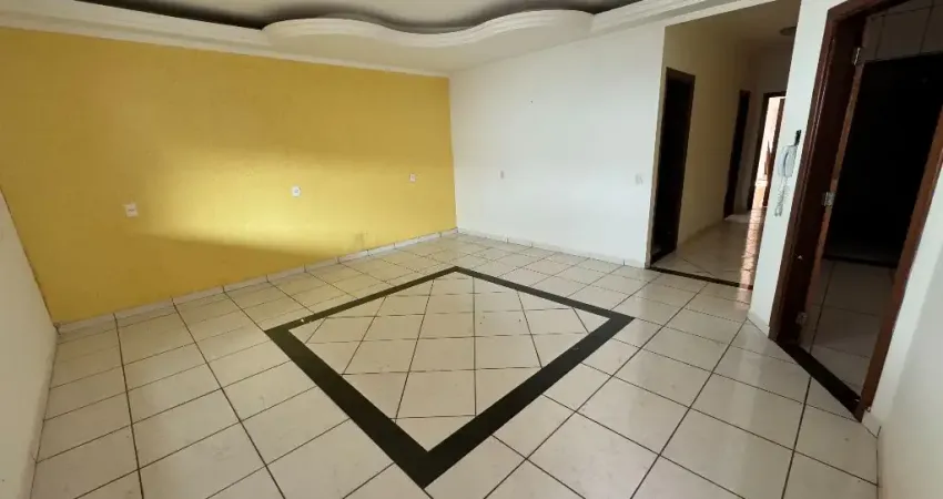 Casa com 3 quartos à venda na Rua Luiz Roberto Alcântara, 20, Alto Umuarama, Uberlândia