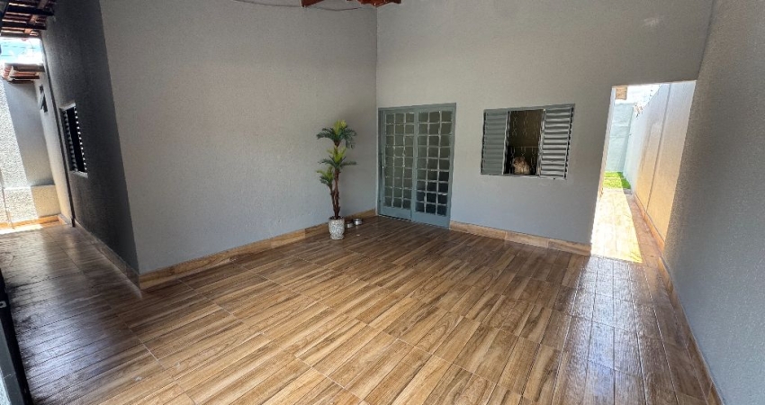 Casa com 3 quartos à venda na Rua da Criança, Parque das Laranjeiras, Uberlândia