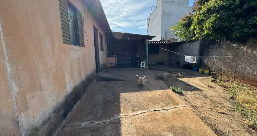Casa com 2 quartos à venda na Rua Tamar, Jardim Canaã, Uberlândia