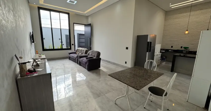Casa com 3 quartos à venda na Avenida Toledo, Parque das Laranjeiras, Uberlândia