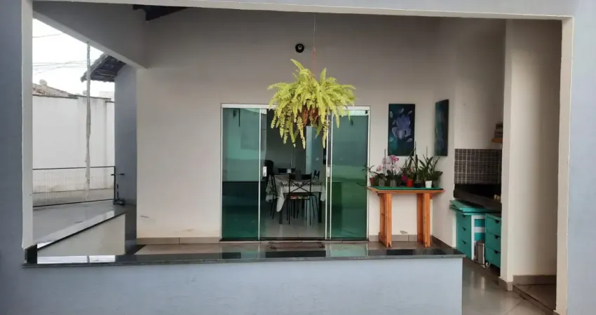 Casa com 3 quartos à venda na Avenida Luiz Fernando Quirino, Jardim Inconfidência, Uberlândia