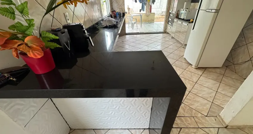 Casa com 3 quartos à venda na Rua das Diretas, Parque das Laranjeiras, Uberlândia