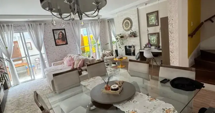 Linda a casa dentro de condomínio fechado 4 quartos 3 suítes churrasqueira