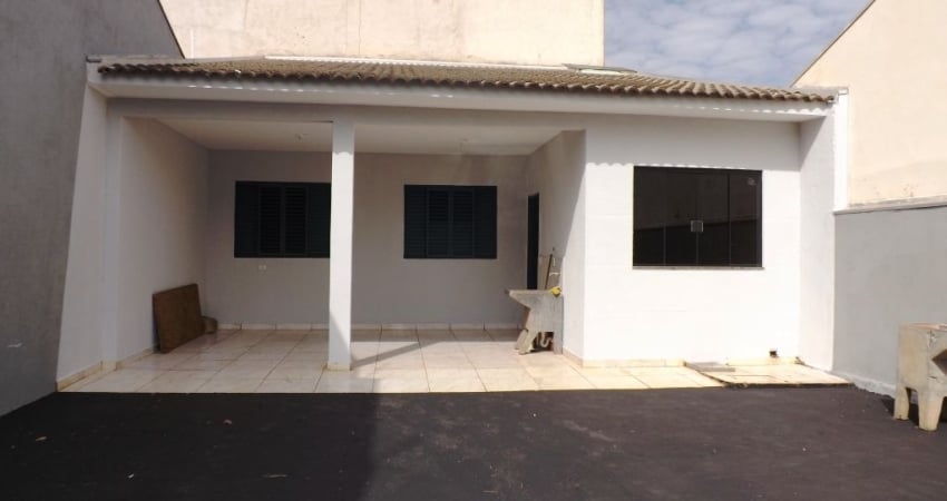 Casa com 2 quartos para alugar na Rua Pioneiro Rubens Antônio Guimarães, 167-B, Jardim Oriental, Maringá