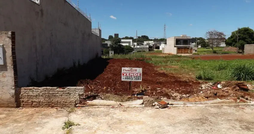 Vende-se excelente terreno jardim bom jardim quitado com belas casas no bairro