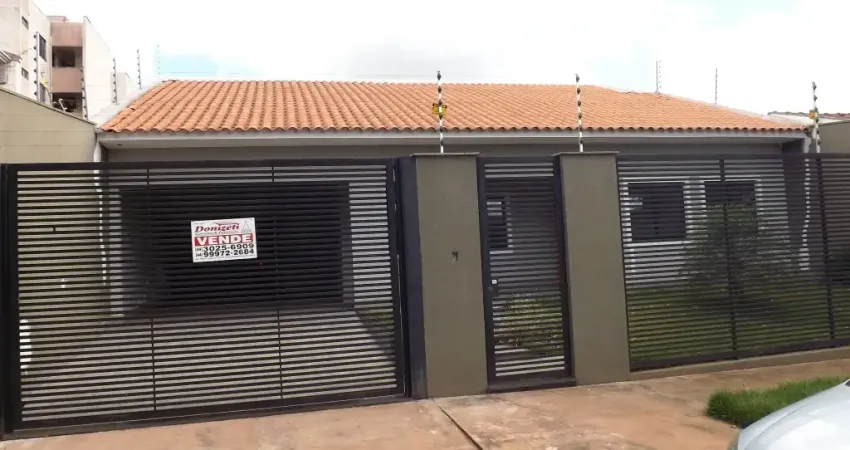 Vende-se bela casa jd monte carlos à uma quadra do shoping mandacarú