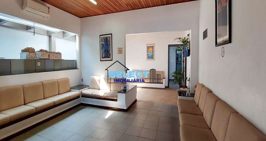 Oportunidade - Casa térrea comercial de 515 m2, com 7 salas, 12 vagas de garagem, 6 banheiros, no coração do bairro Guanabara, região das clínicas