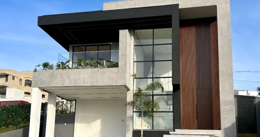Excelente Casa à Venda no Condomínio Alphaville – 4 Quartos, 3 Suítes, Piscina e Vista Privilegiada!