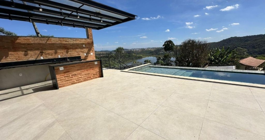A Casa dos Seus Sonhos Existe... E Tem Vista para o Lago!