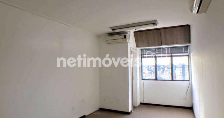 Sala comercial com 1 sala para alugar na Rua Tenente Brito Melo, 1401, Barro Preto, Belo Horizonte
