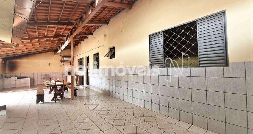 Casa com 4 quartos à venda na Rua Antônio Sabará, Centro, Florestal