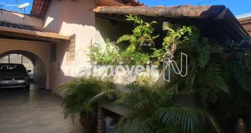 Casa com 4 quartos para alugar no Bonfim, Belo Horizonte 