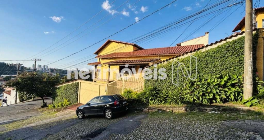 Casa com 5 quartos à venda na Rua Sepetiba, Caiçaras, Belo Horizonte