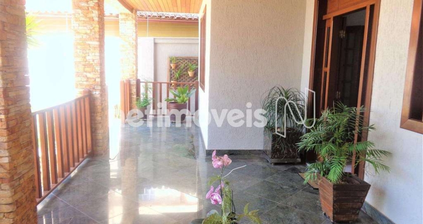 Casa com 4 quartos à venda na Rua Frederico Cornélio, Caiçaras, Belo Horizonte