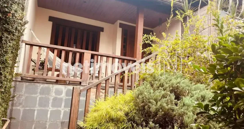 Casa com 6 quartos à venda na Rua Esparta, Prado, Belo Horizonte