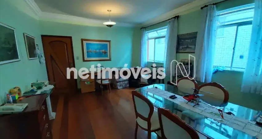 Oportunidade, ótimo apartamento, com a localização perfeita.