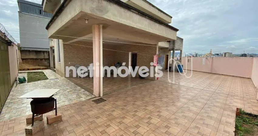 Casa com 3 quartos à venda na Rua Desembargador Torres, Caiçaras, Belo Horizonte
