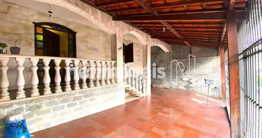 Casa com 3 quartos à venda na Rua Cananéia, Caiçaras, Belo Horizonte