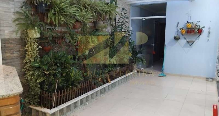 SOBRADO À VENDA NO CONDOMÍNIO VILLAGIO DE ITAICI