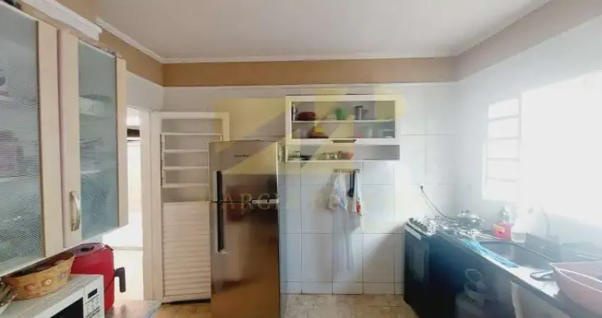 Casa à venda em Indaiatuba-SP, na Vila Maria Helena, 3 quartos, 1 sala, 2 banheiros, 2 vagas de garagem, 90 m².