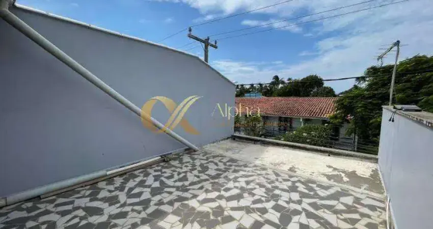 Casa Triplex com 3 quartos em Palmeiras, Cabo Frio -RJ.