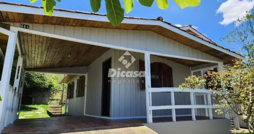 Casa com 3 quartos para alugar na Rua Campos Sales, 484, Atuba, Colombo