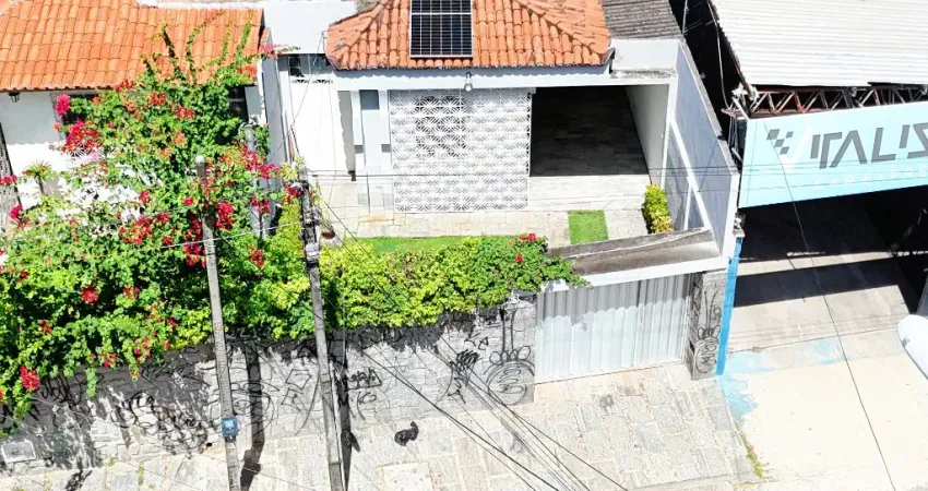 MARAVILHOSA CASA A VENDA  COM 3 QUARTOS  NO BAIRRO BELA VISTA