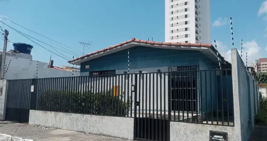Casa com 3 quartos à venda na Rua Florânia, 12, Lagoa Nova, Natal