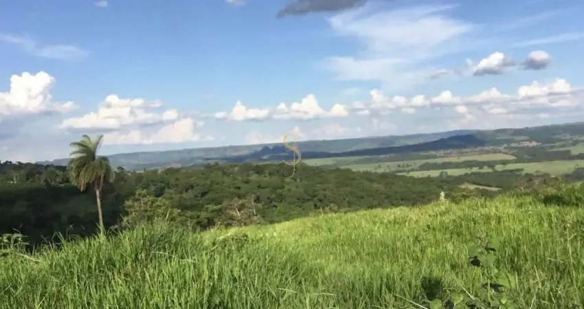 Terreno à venda no Centro, Claraval 