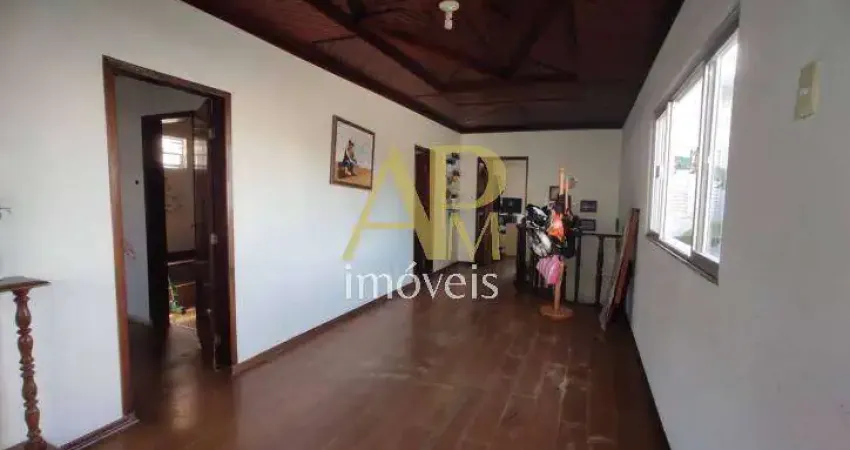 Casa à venda:5 dormitórios, sozinha no terreno no Bairro Estreito/ Canto.