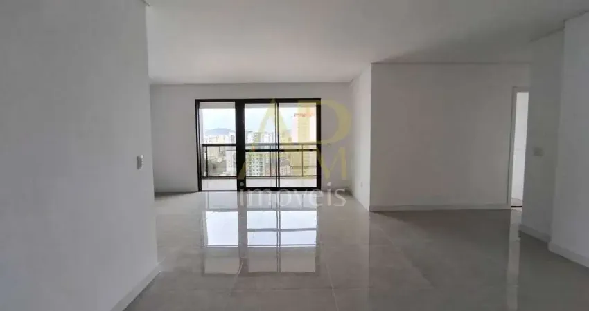 Apartamento à venda com 03 dormitórios, sendo 03 suítes no bairro kobrasol